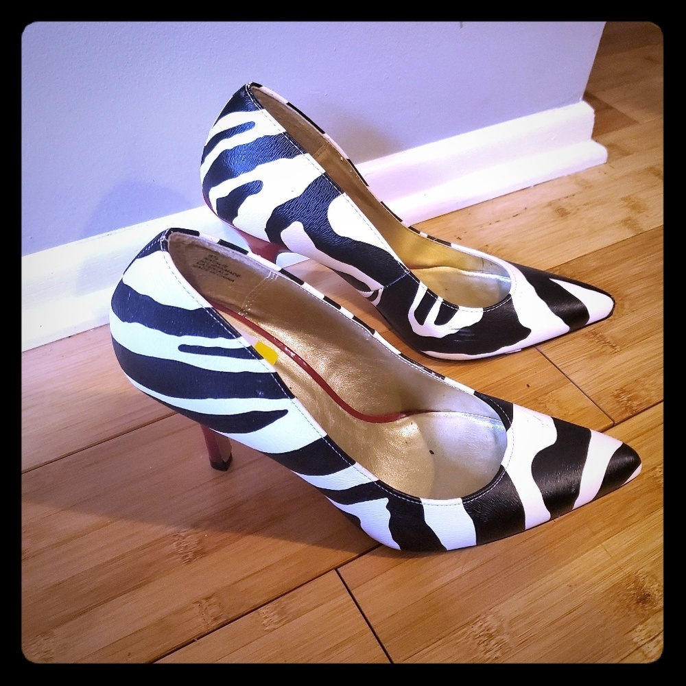 Zebra prints pumps